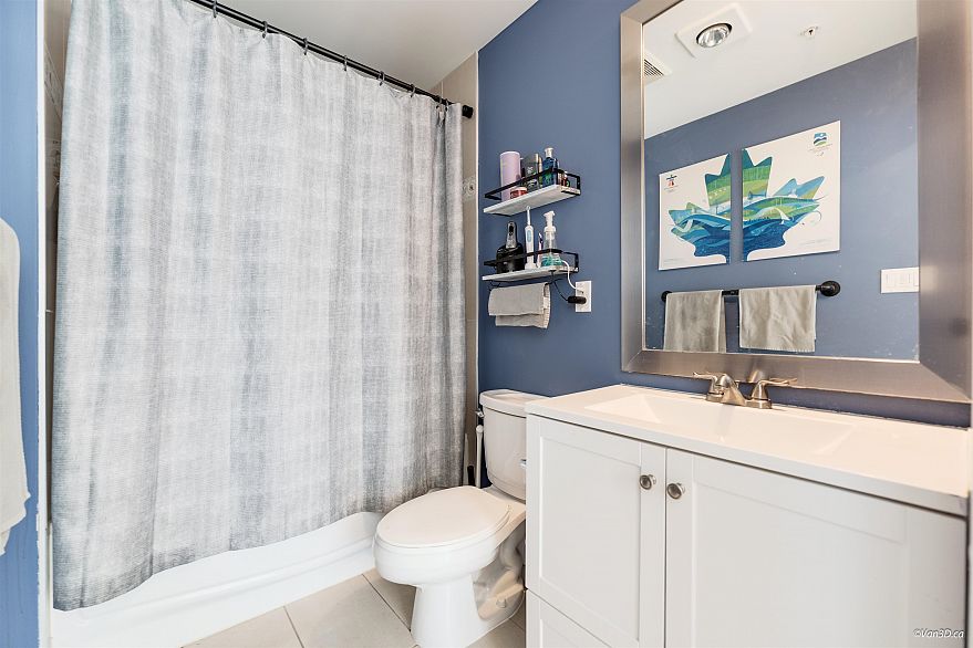 702 1211 Melville Street