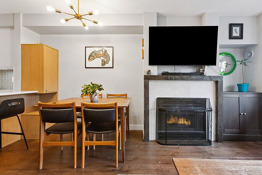 314 2565 W Broadway Street