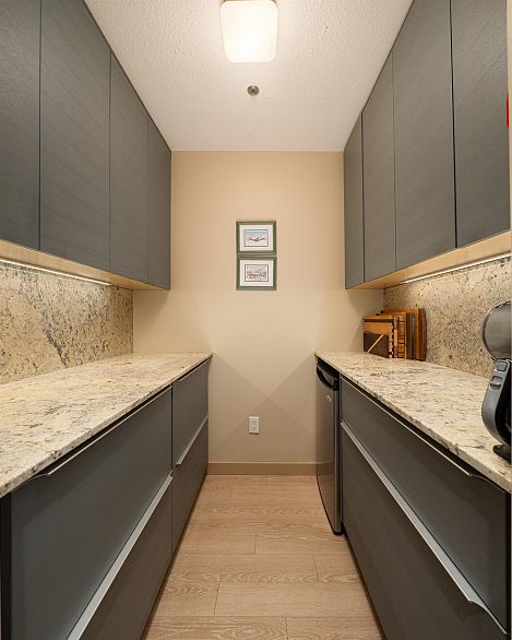 108 1502 Island Park Walk