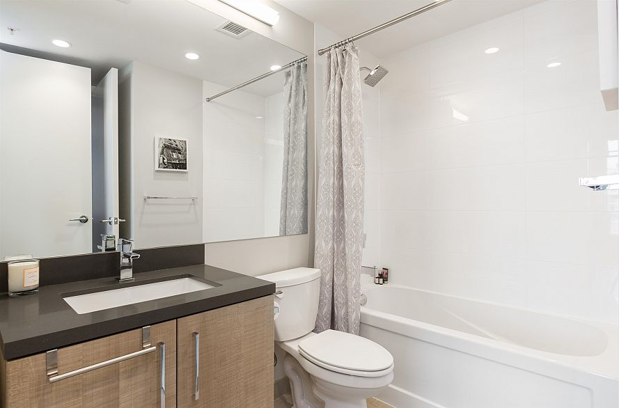 904 1788 Ontario Street