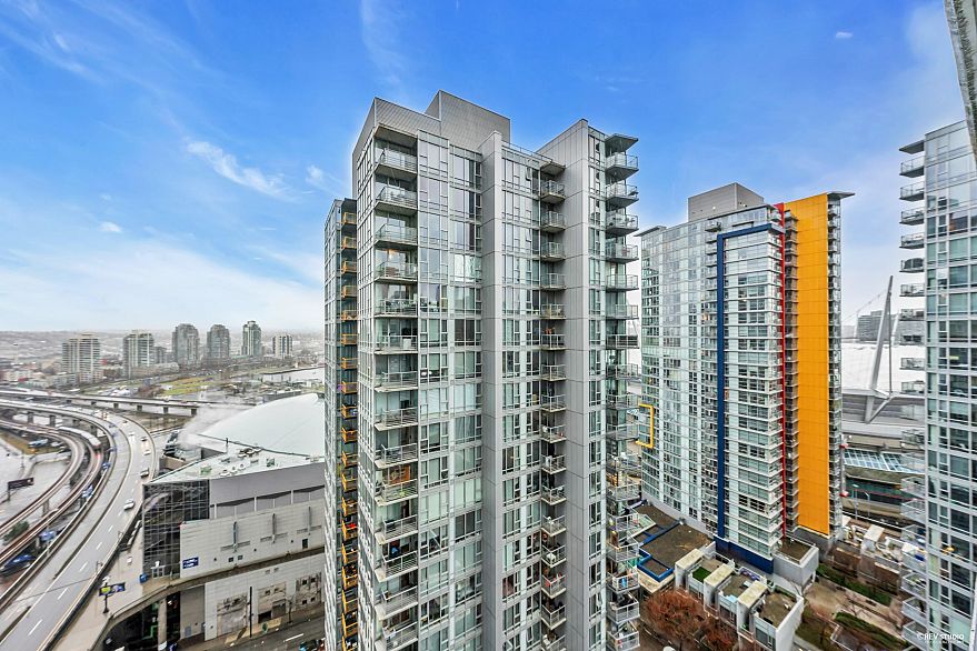 2301 602 Citadel Parade