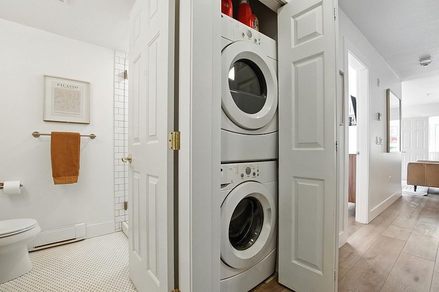 106 688 E 16th Avenue