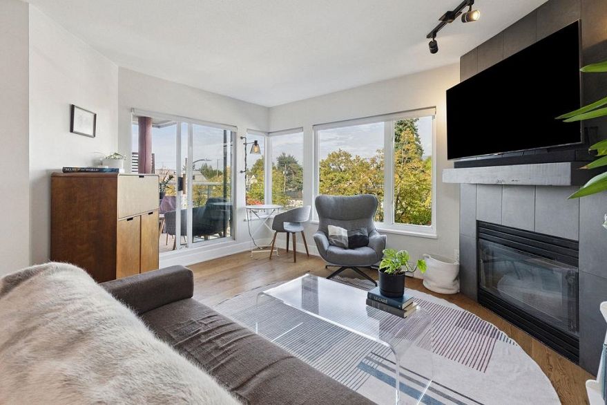 215 3250 W Broadway Street