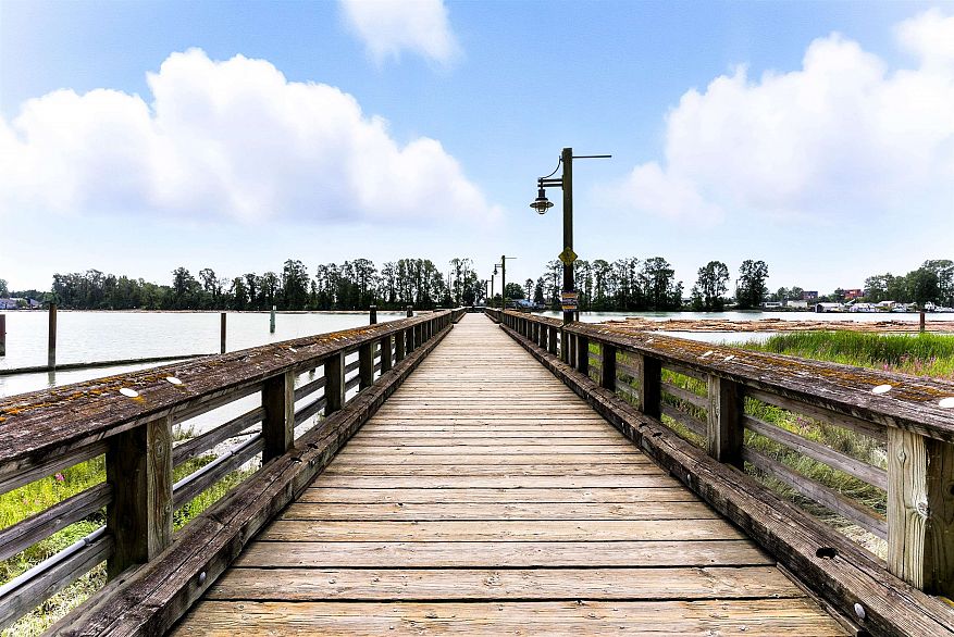 205 3289 Riverwalk Avenue