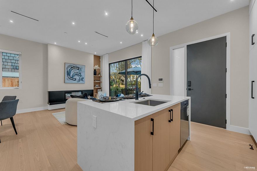 1 4150 W 14th Avenue