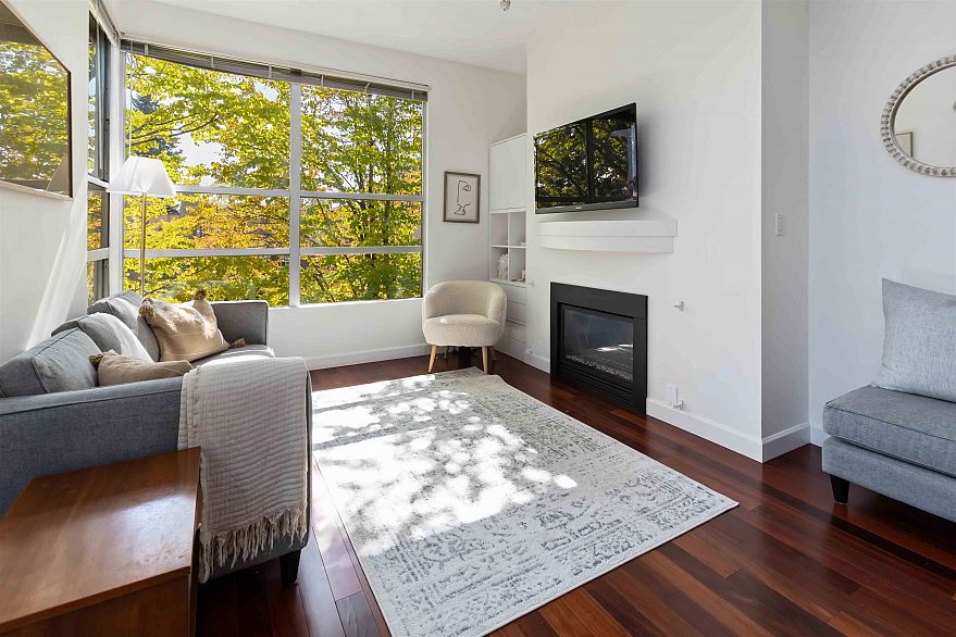 409 3083 W 4th Avenue