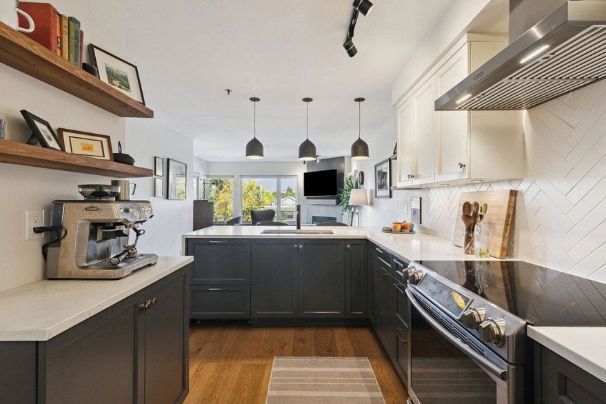 215 3250 W Broadway Street