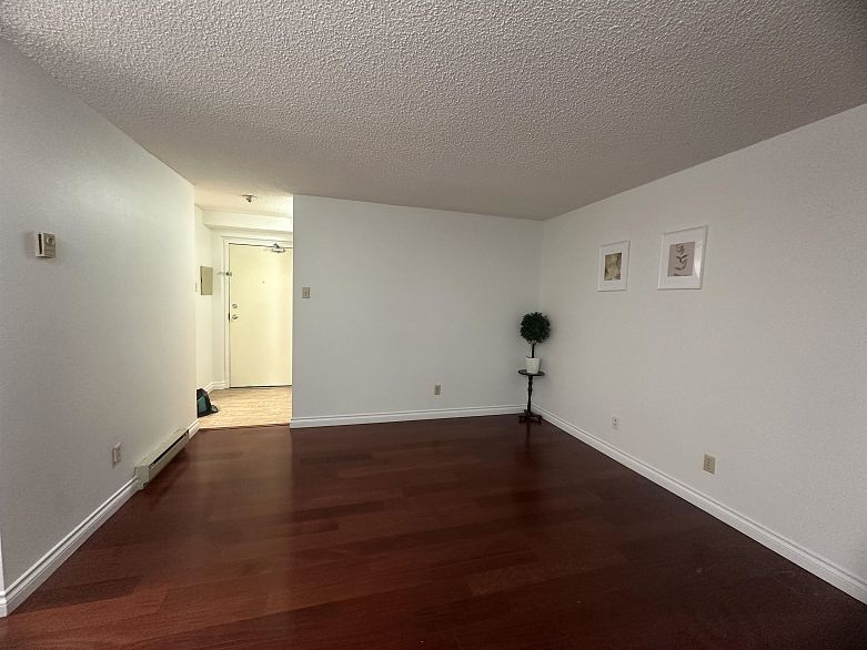 207 1080 Broughton Street