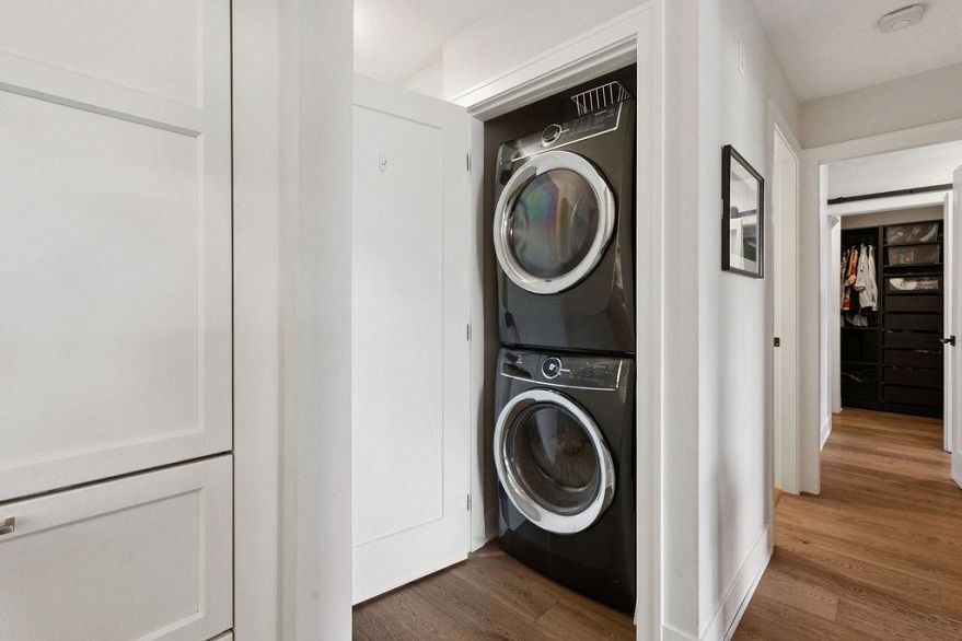 215 3250 W Broadway Street