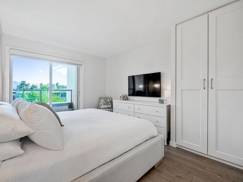 514 456 Moberly Road