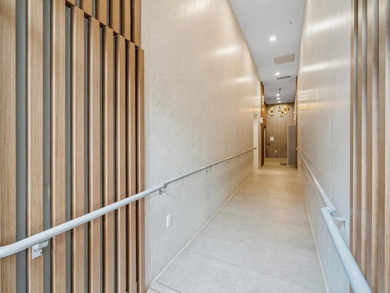 208 2408 Grant Street