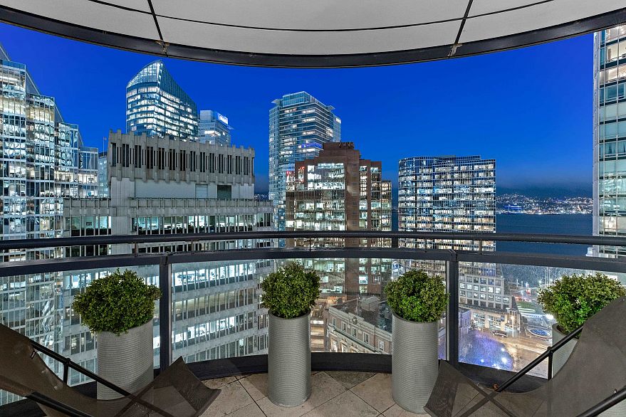 1807 838 W Hastings Street