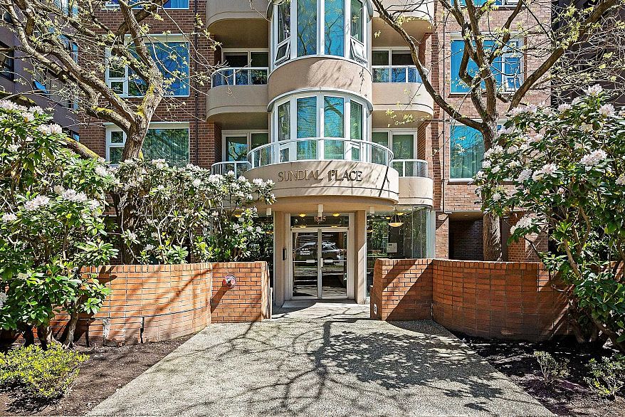 203 1845 Robson Street