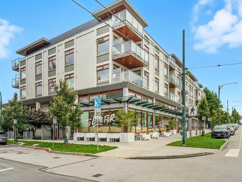 208 2408 Grant Street