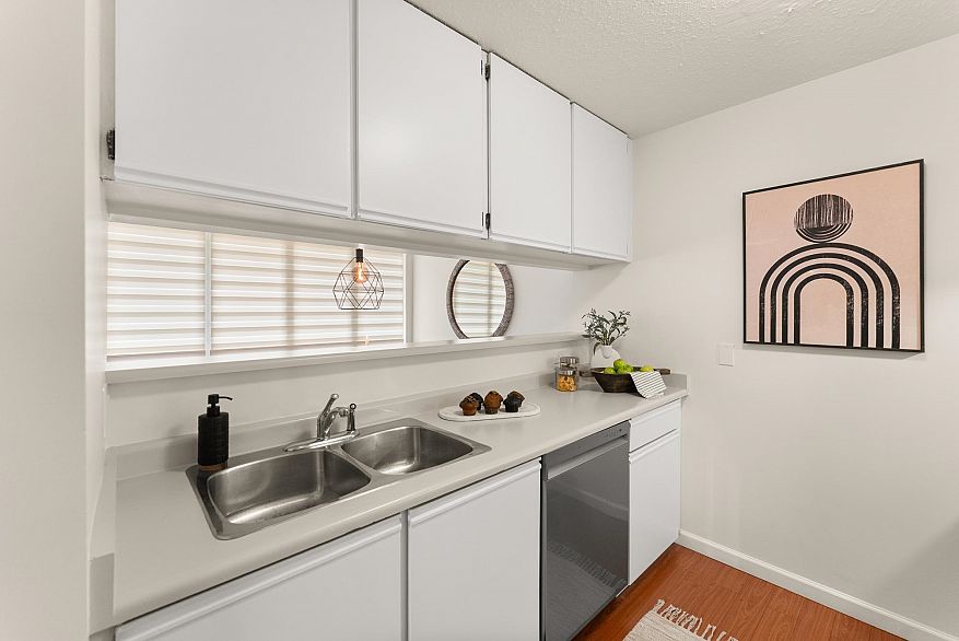 210 1508 Mariner Walk