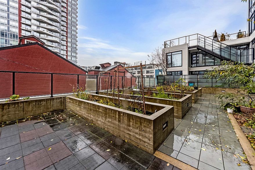 904 1788 Ontario Street