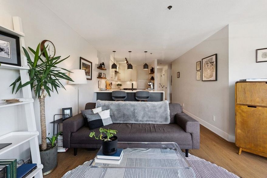 215 3250 W Broadway Street