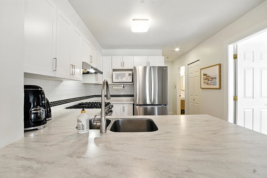 106 688 E 16th Avenue