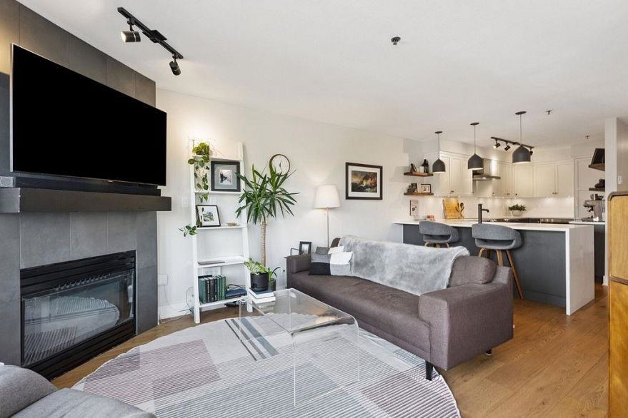 215 3250 W Broadway Street