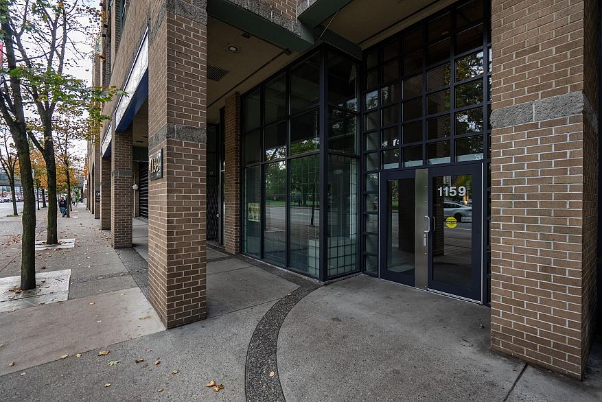 301 1159 Main Street