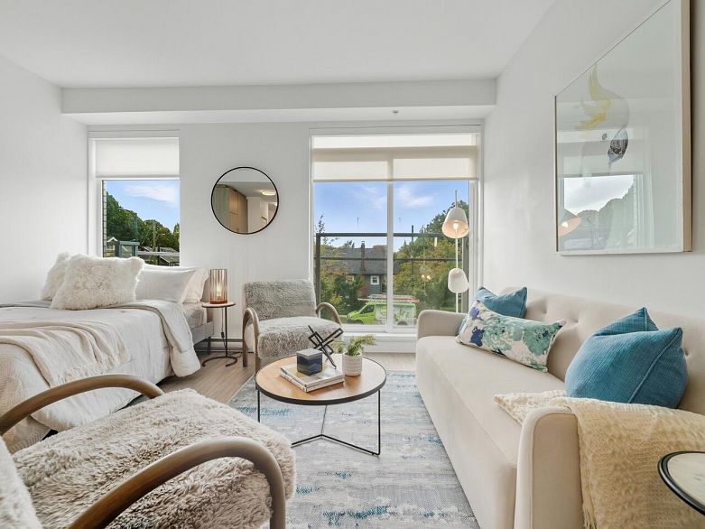 208 2408 Grant Street