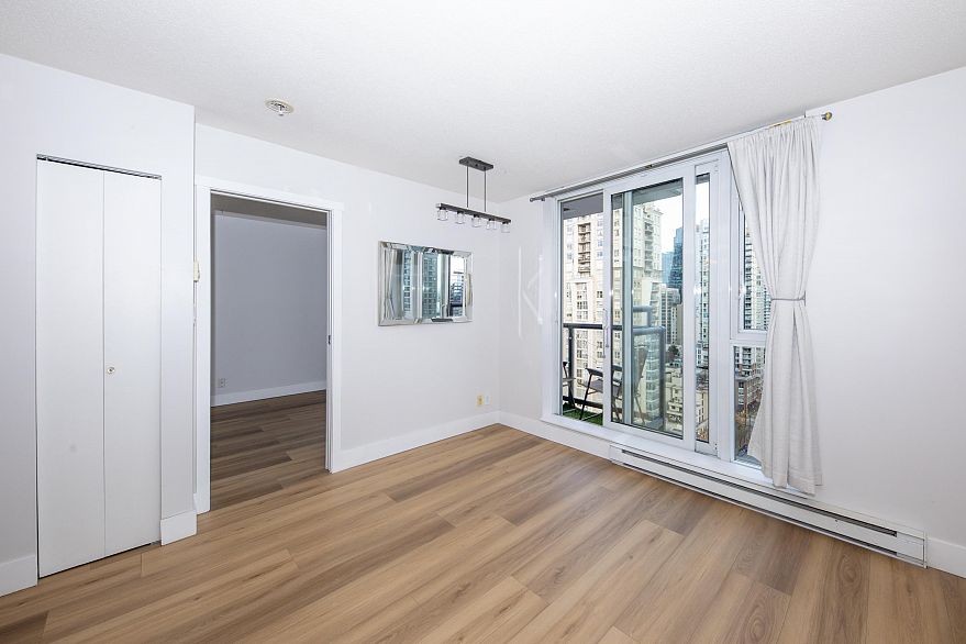 2103 1010 Richards Street