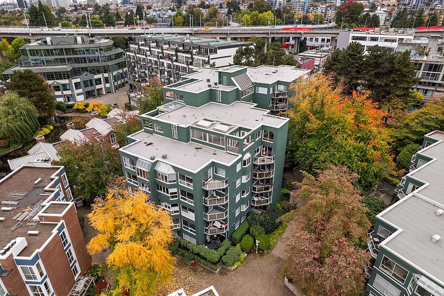 210 1508 Mariner Walk