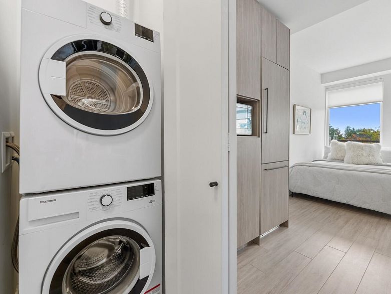 208 2408 Grant Street