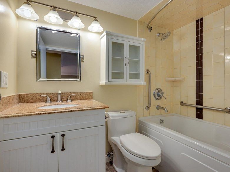 306 975 W 13th Avenue