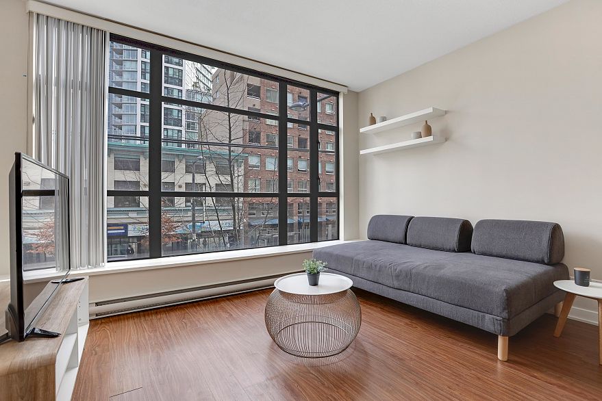 209 1249 Granville Street