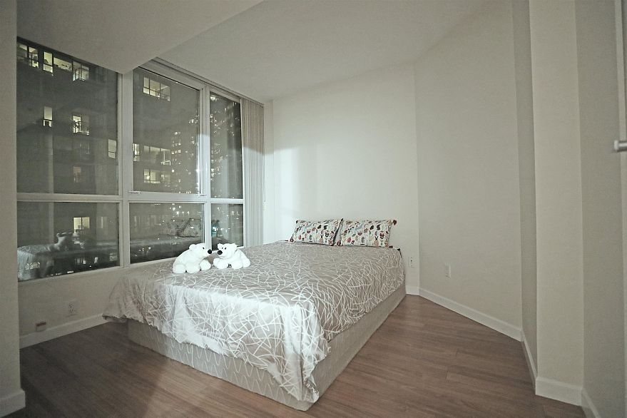 807 555 Jervis Street