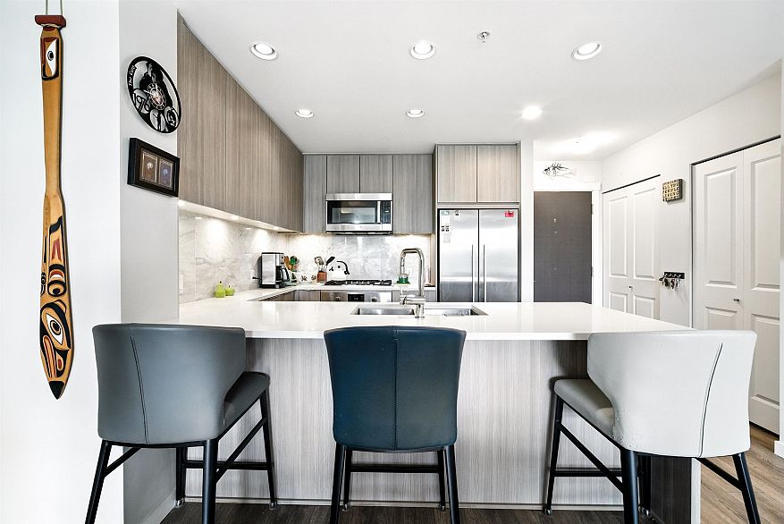 205 3289 Riverwalk Avenue