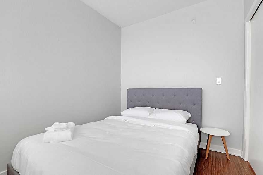 209 1249 Granville Street