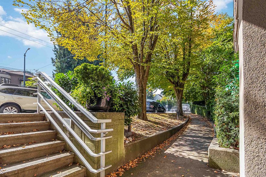 409 3083 W 4th Avenue