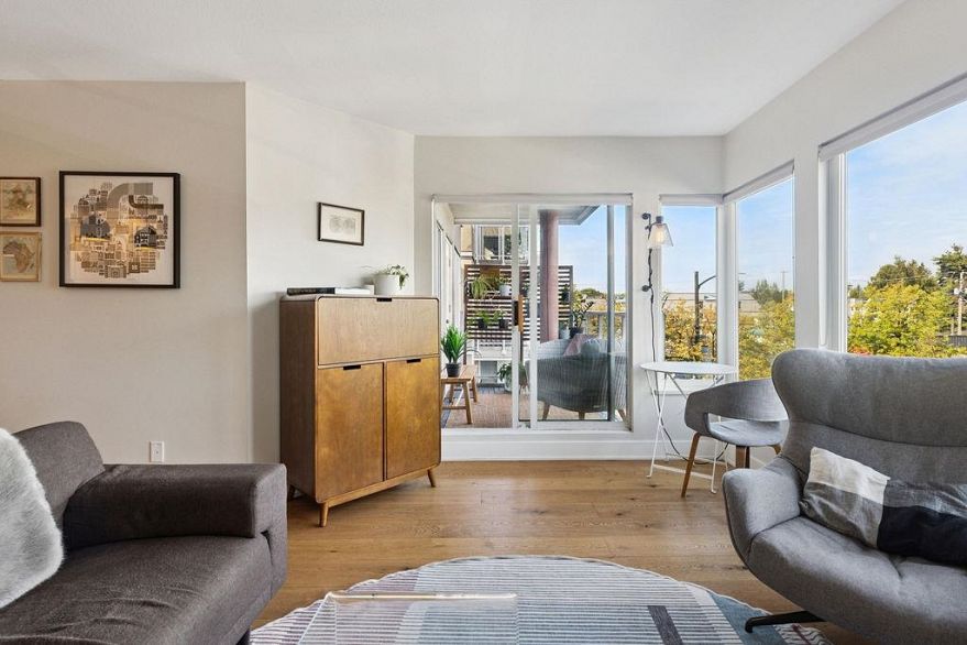 215 3250 W Broadway Street