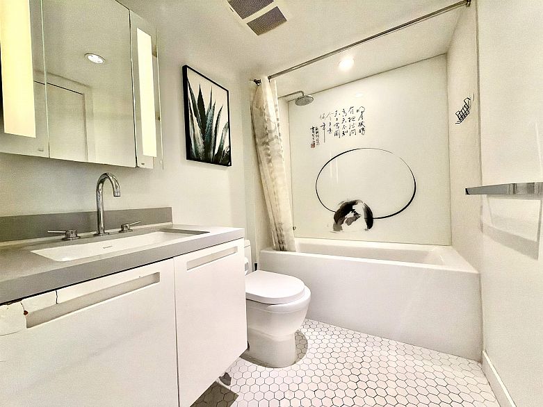 1508 188 Keefer Street