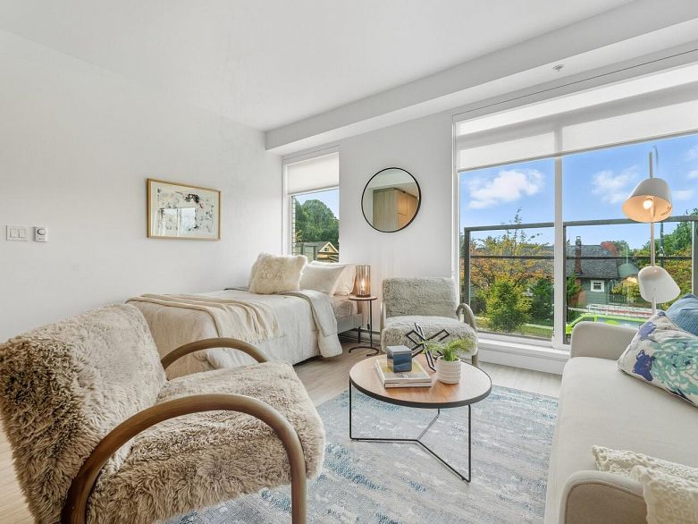 208 2408 Grant Street