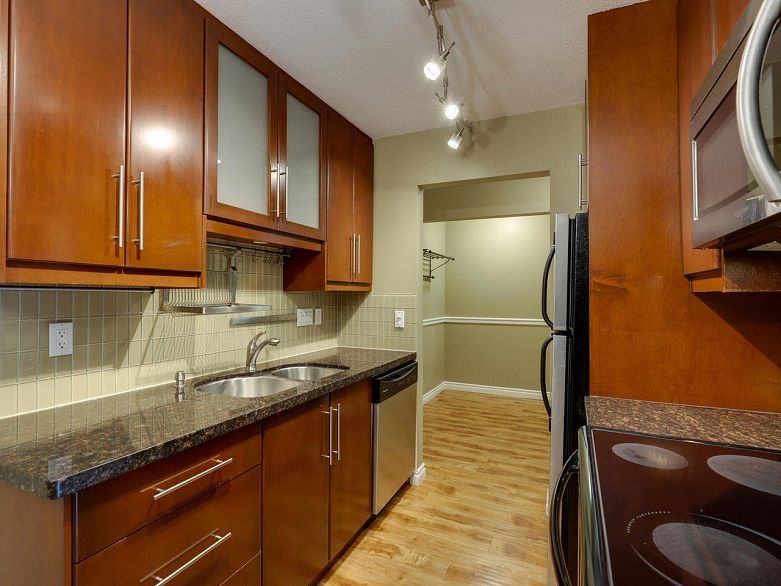 306 975 W 13th Avenue