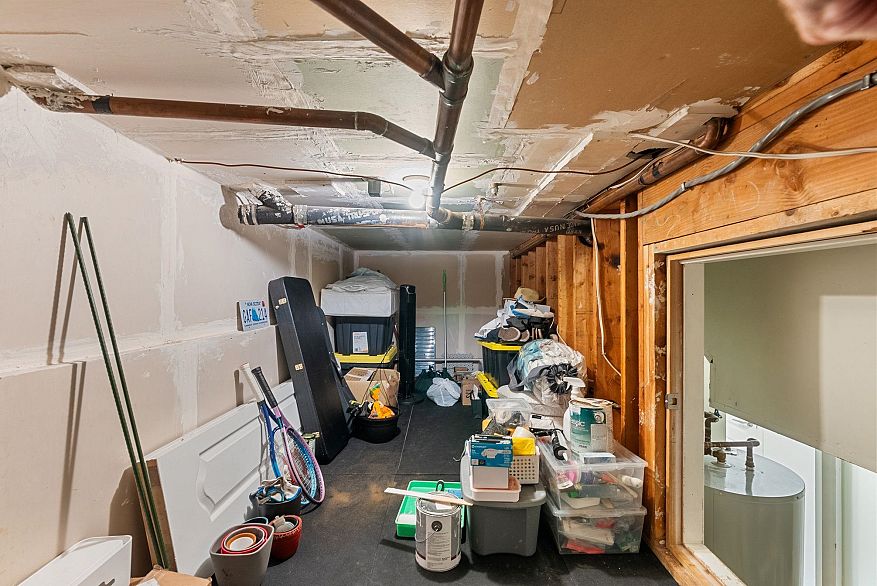 203 755 W 15th Avenue