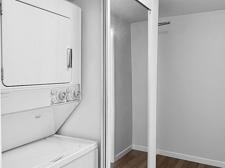 807 555 Jervis Street