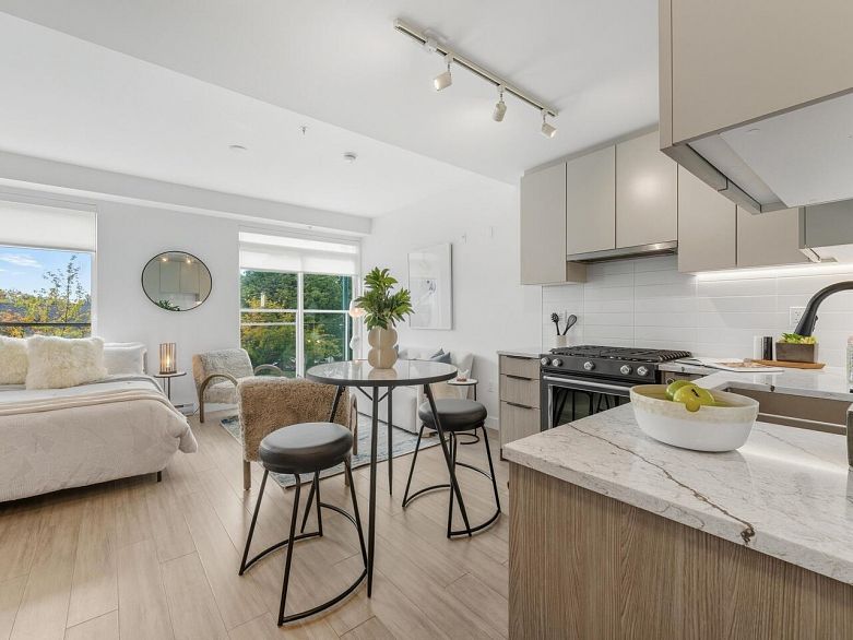 208 2408 Grant Street