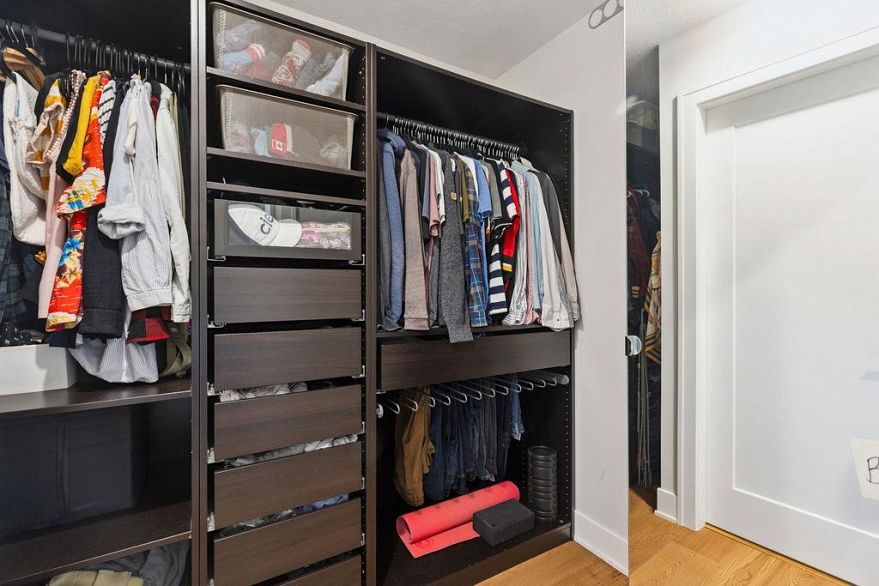 215 3250 W Broadway Street