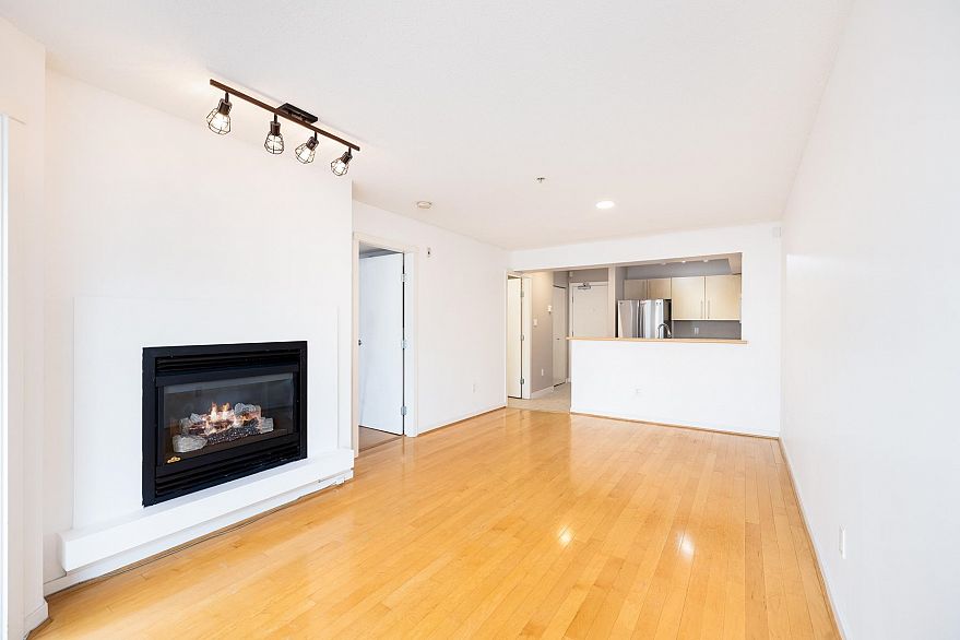 310 2768 Cranberry Drive