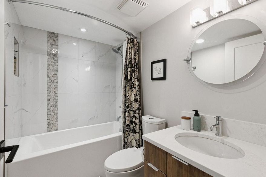 215 3250 W Broadway Street