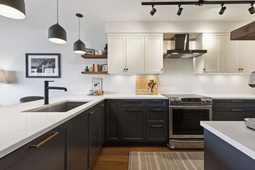 215 3250 W Broadway Street