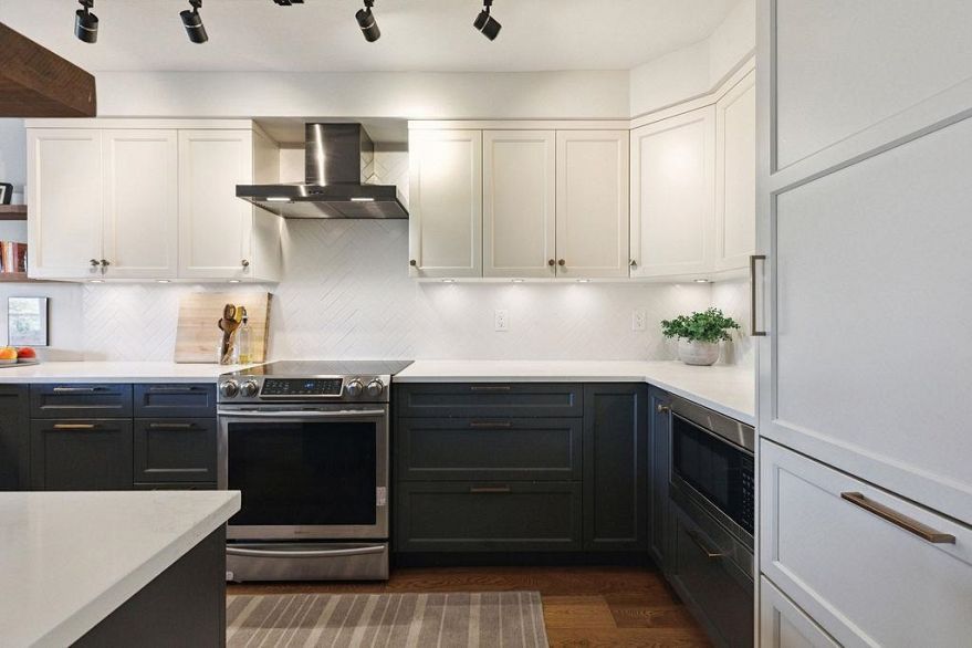 215 3250 W Broadway Street