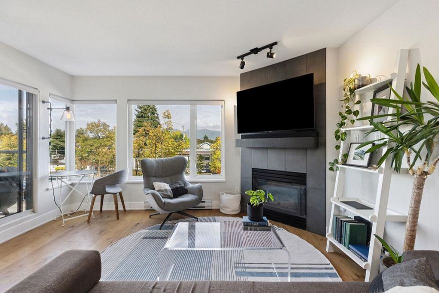 215 3250 W Broadway Street