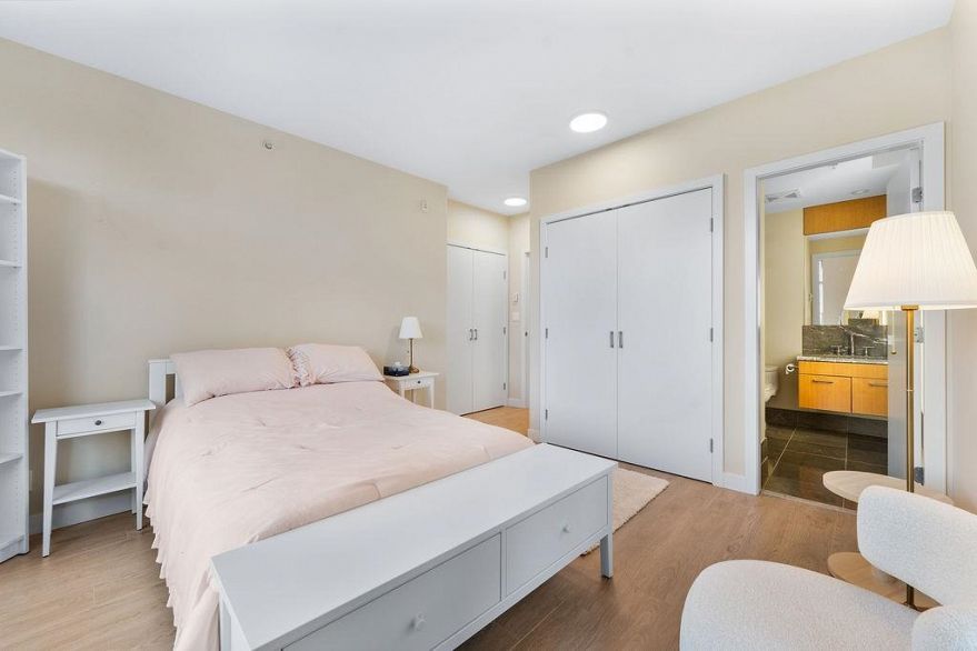 TH 16 6063 Iona Drive