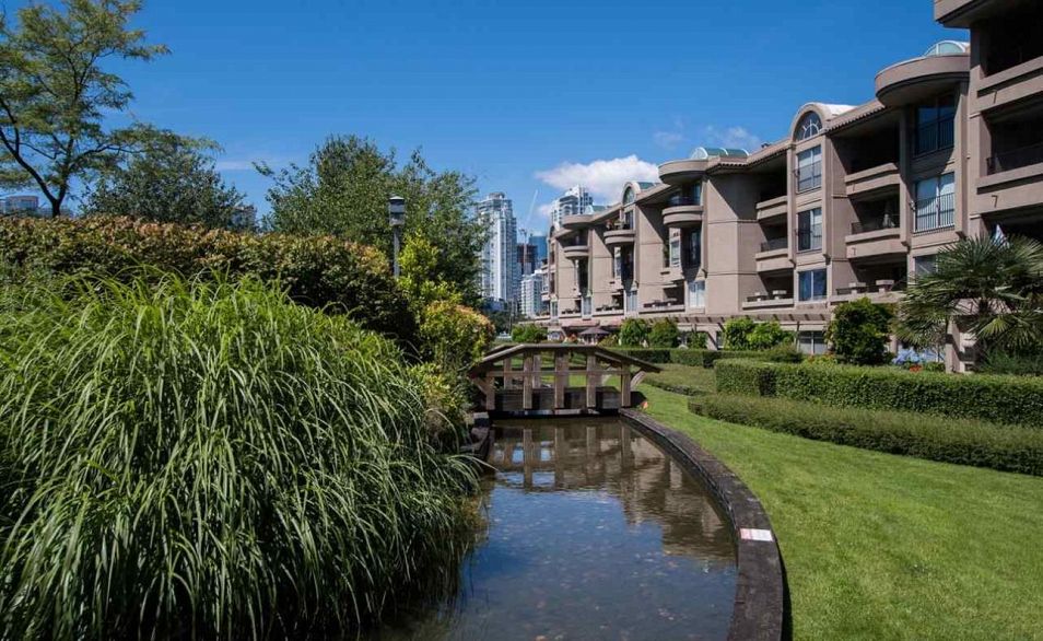 213 525 Wheelhouse Square