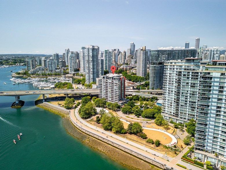 1006 980 Cooperage Way